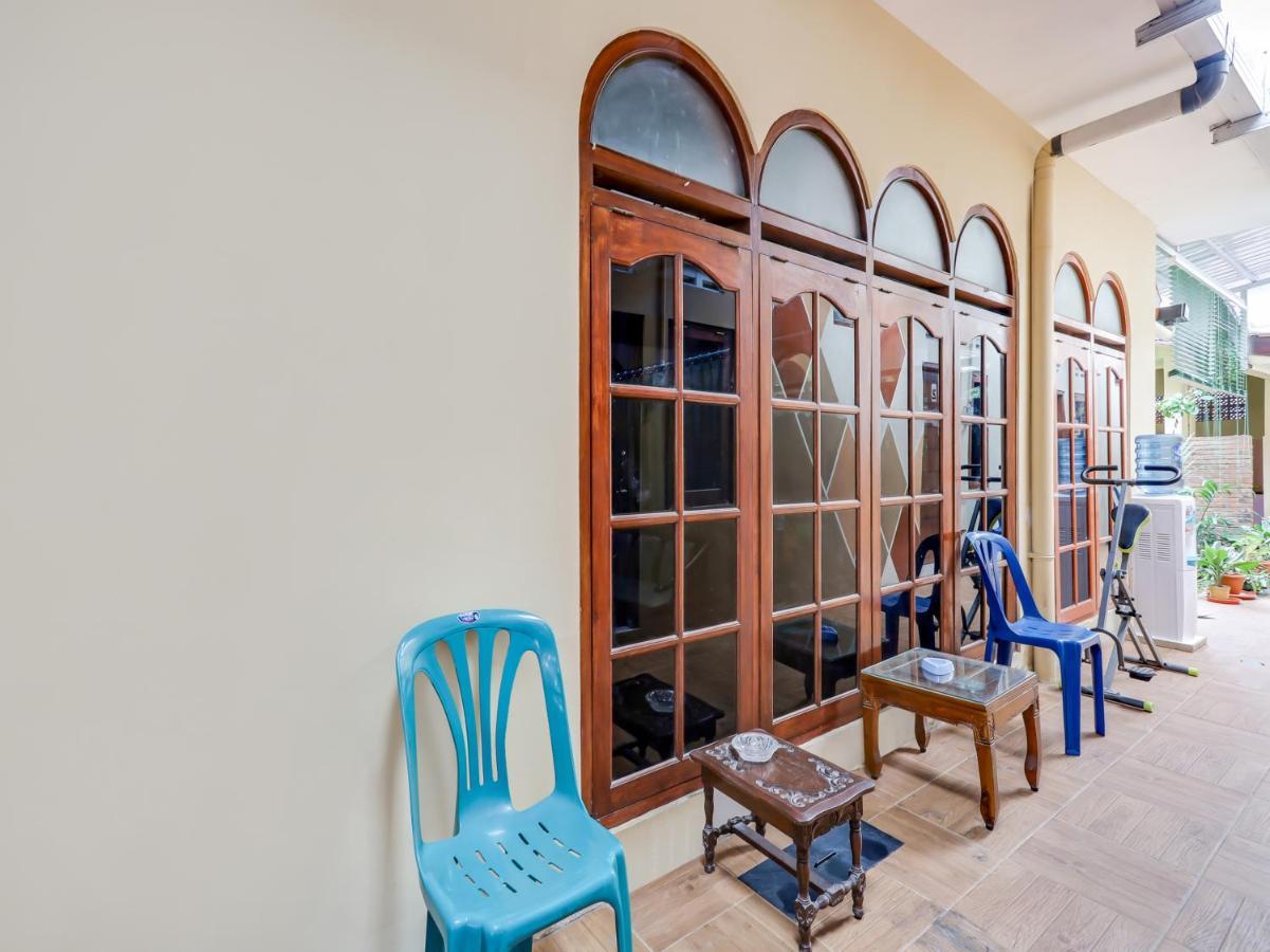 Oyo 90095 Indah Homestay Syariah Kejayan Buitenkant foto