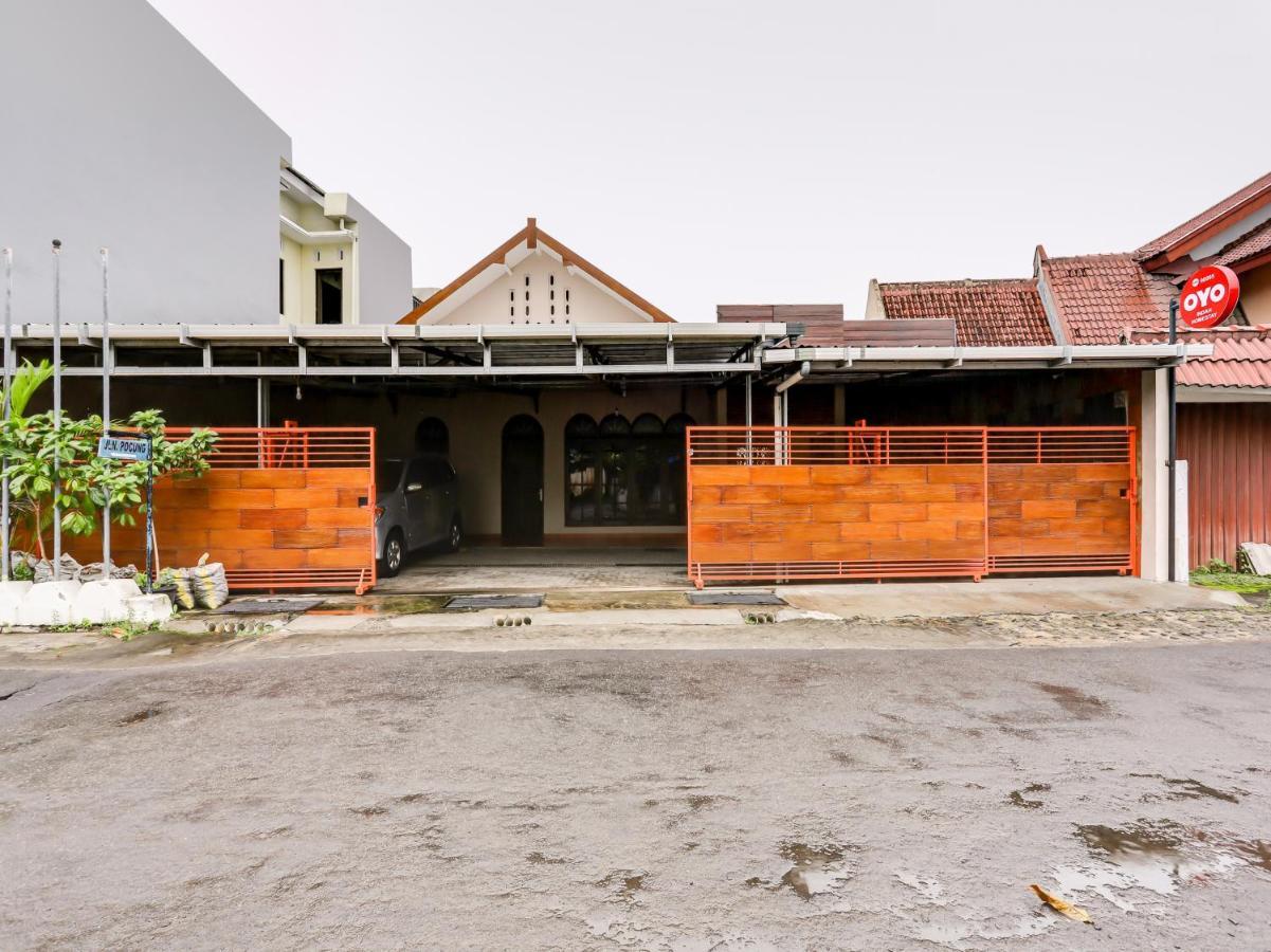Oyo 90095 Indah Homestay Syariah Kejayan Buitenkant foto