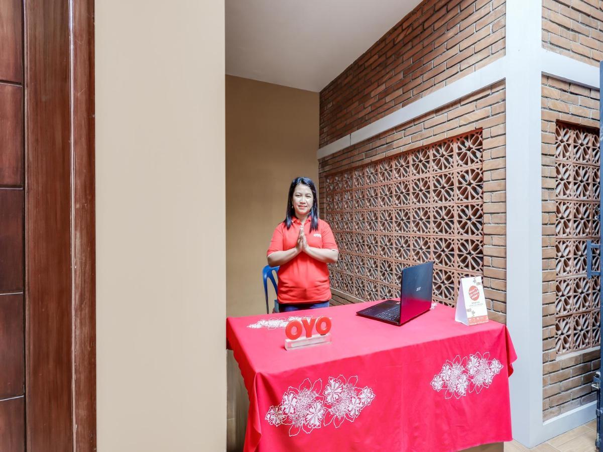 Oyo 90095 Indah Homestay Syariah Kejayan Buitenkant foto