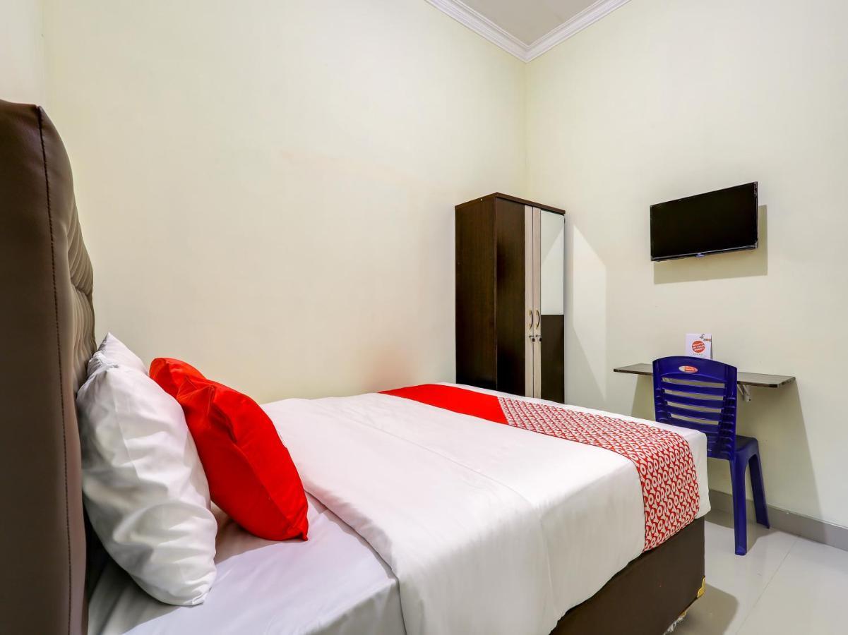 Oyo 90095 Indah Homestay Syariah Kejayan Buitenkant foto