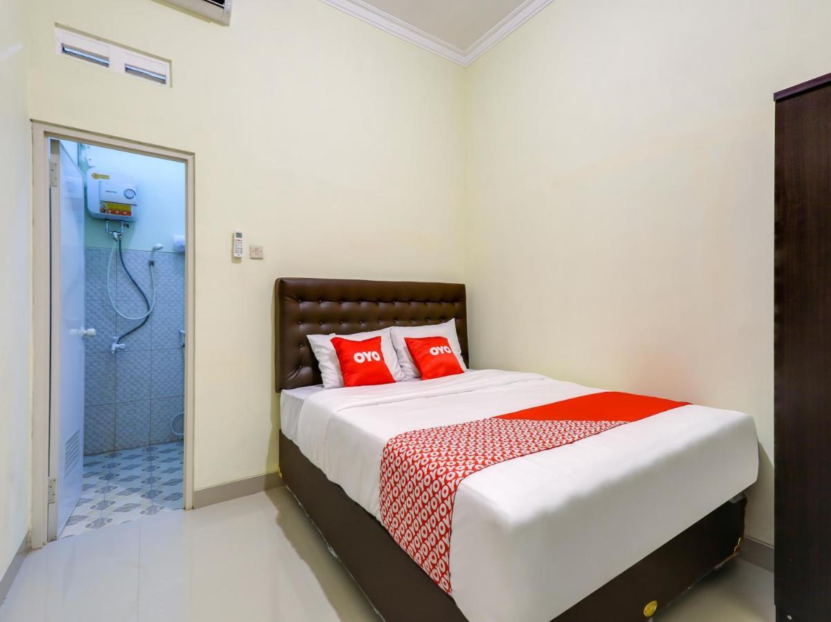 Oyo 90095 Indah Homestay Syariah Kejayan Buitenkant foto