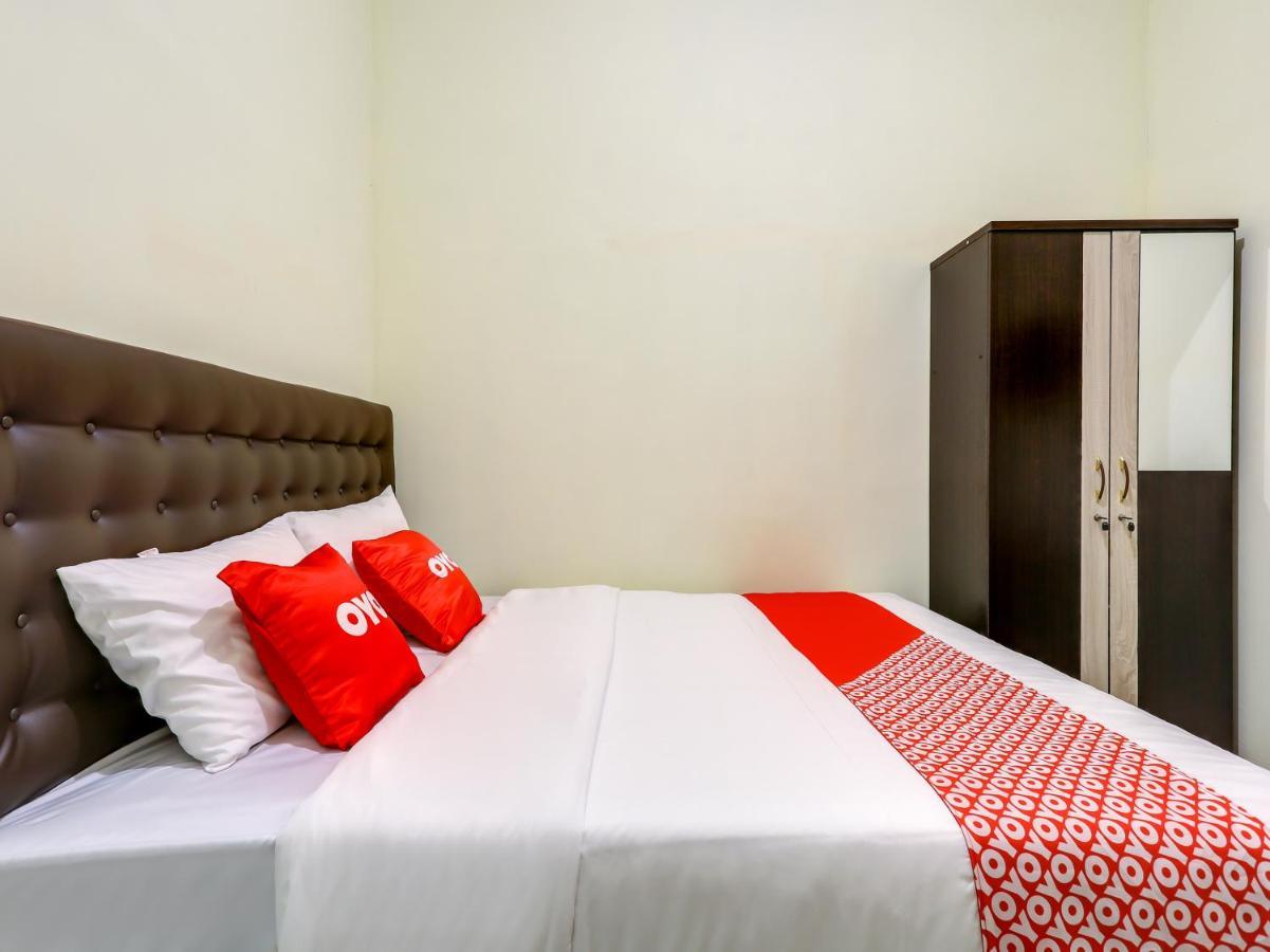 Oyo 90095 Indah Homestay Syariah Kejayan Buitenkant foto