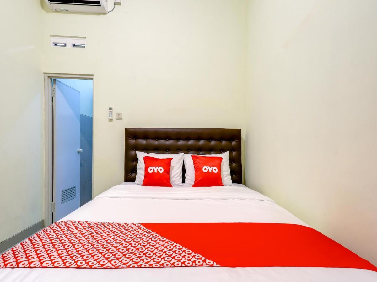 Oyo 90095 Indah Homestay Syariah Kejayan Buitenkant foto