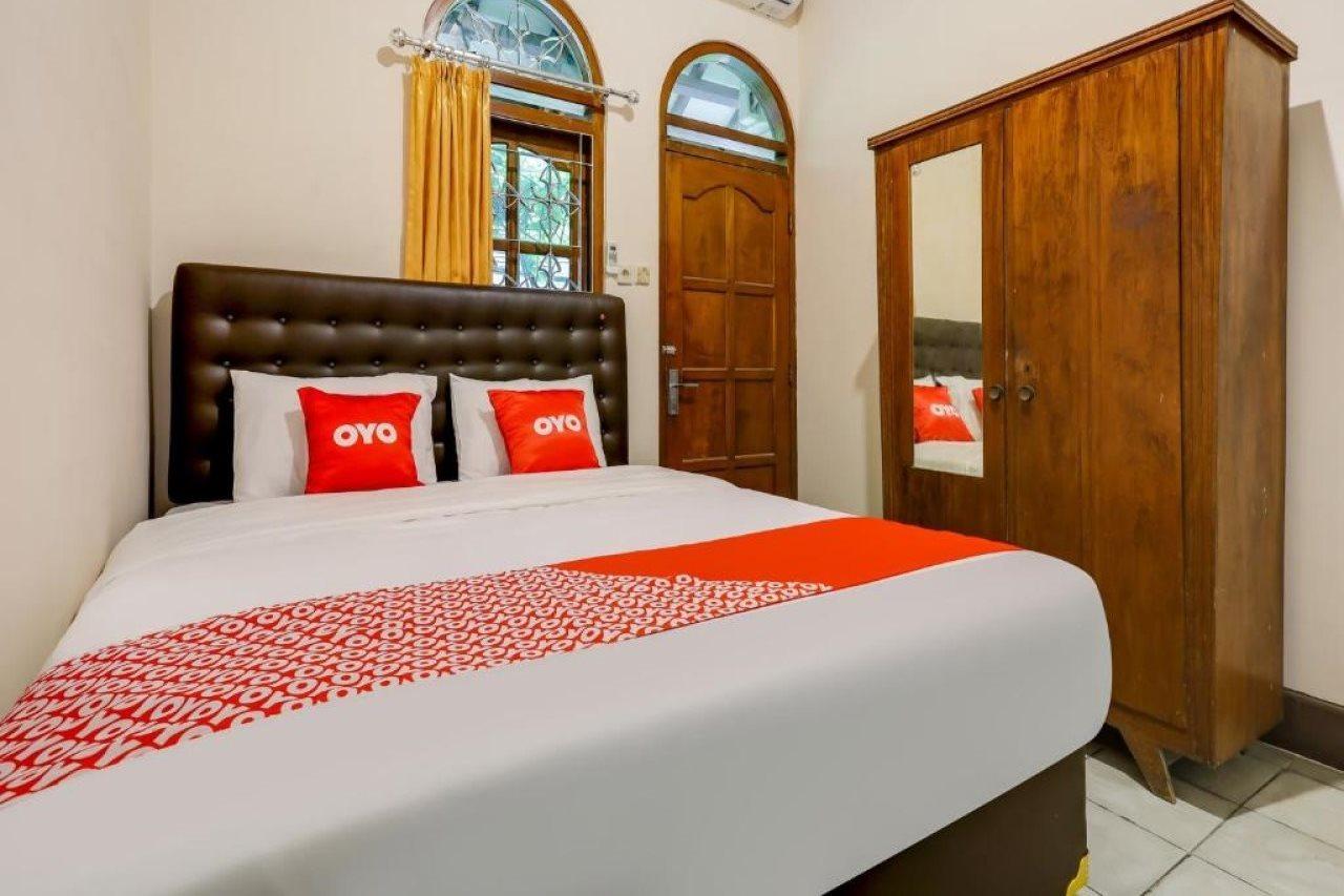 Oyo 90095 Indah Homestay Syariah Kejayan Buitenkant foto
